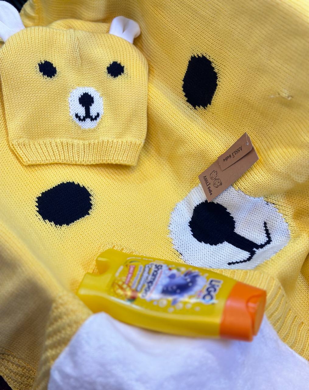 Knitted Blanket with Hat